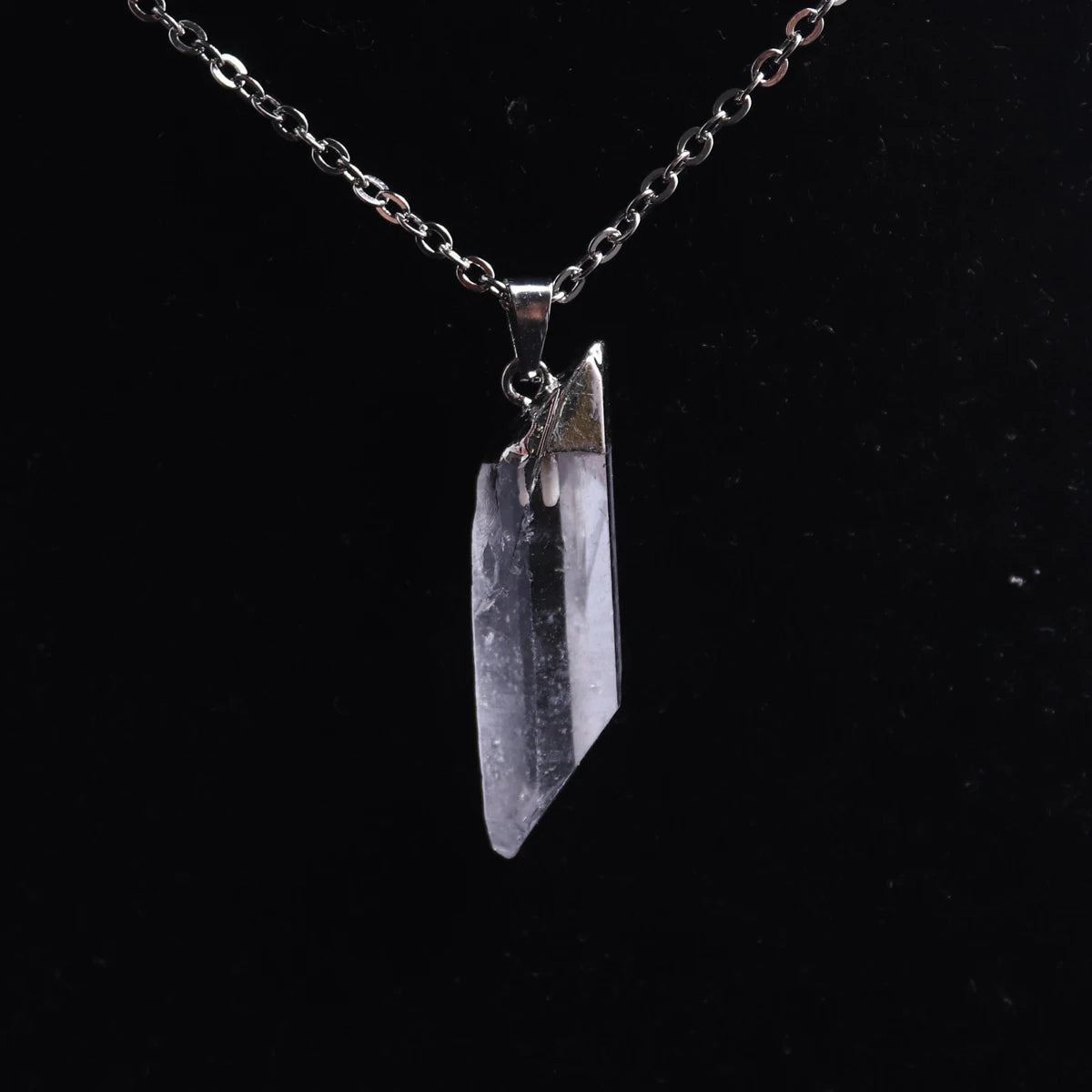 Natural Raw Clear Quartz Crystal Pendant Necklace – Energy, Healing & Elegance