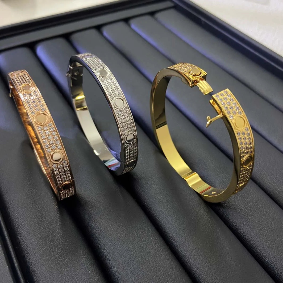 925 Sterling Silver Cubic Zicronia Diamond Buckle Bracelet